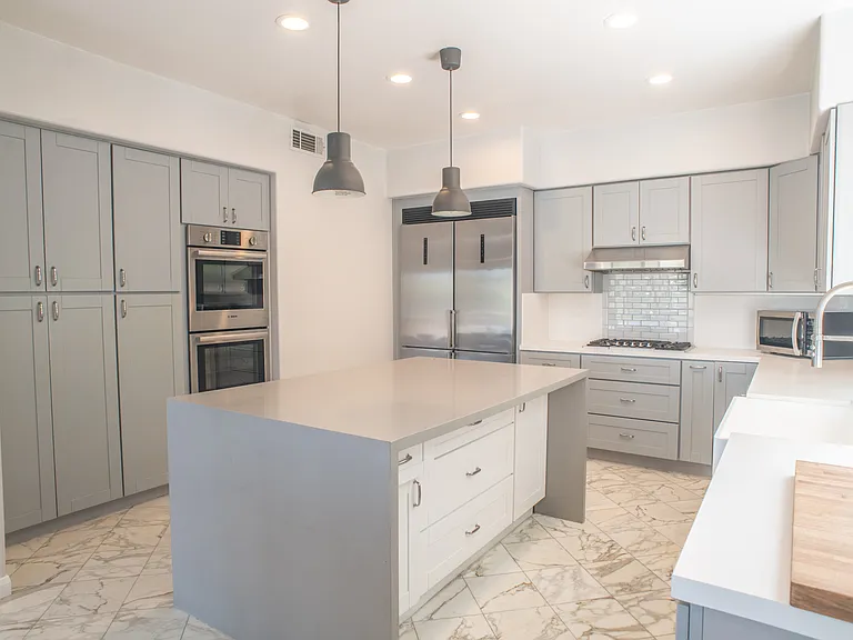 24825 Alexandra Ct — Photo 41