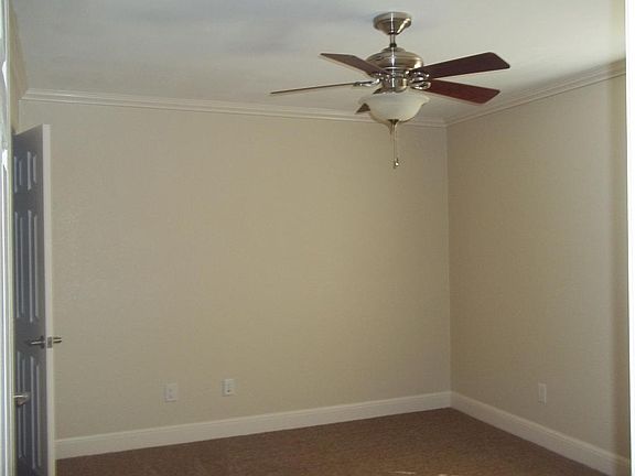 4th image of 210 Cody Ln