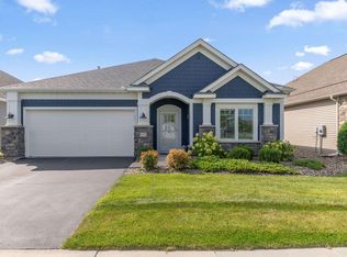 1035 Roselyn Dr, Victoria, MN 55386