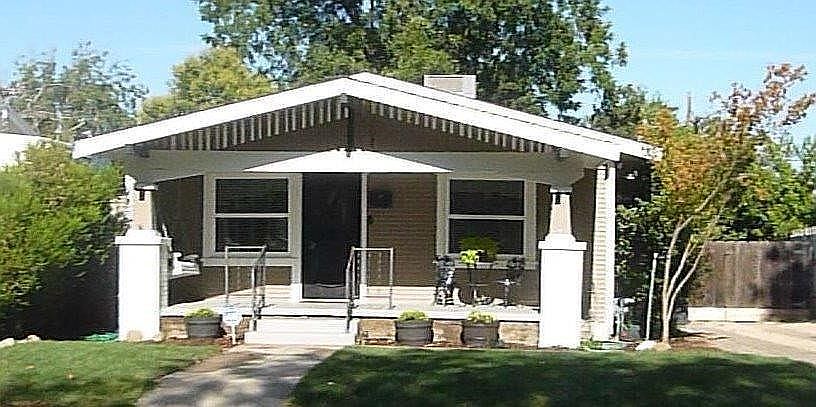 WELCOME TO 310 HIGH STREET!  COME AND TAKE A LOOK INSIDE!!