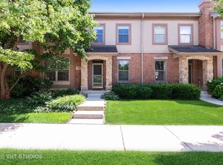 1963 Farnsworth Ln, Northbrook, IL 60062