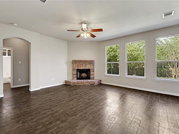 4th image of 2213 Speidel Dr