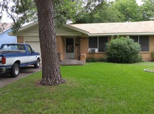 406 1/2 Turner St, Cleburne, TX 76033