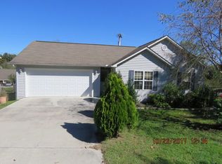 102 McNeely Dr, La Follette, TN 37766