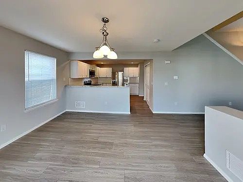 4th image of 7679 Steward Ln