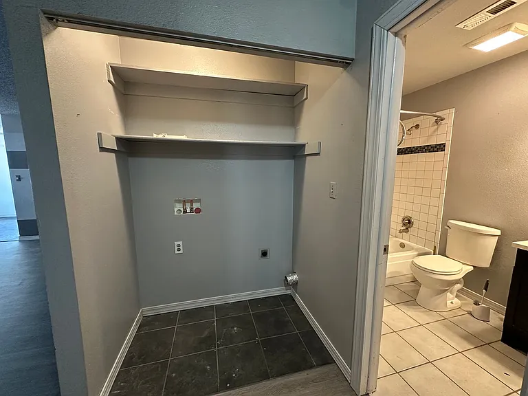 5542 Cypress St — Photo 15