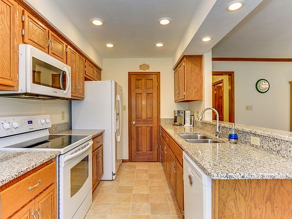 4th image of 2328 Country Glen Ct
