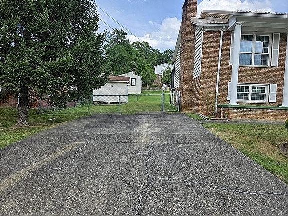 Side parking pad