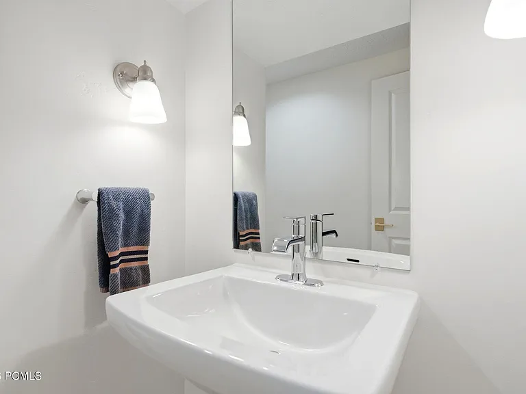 71 W Farm Springs Ln — Photo 46