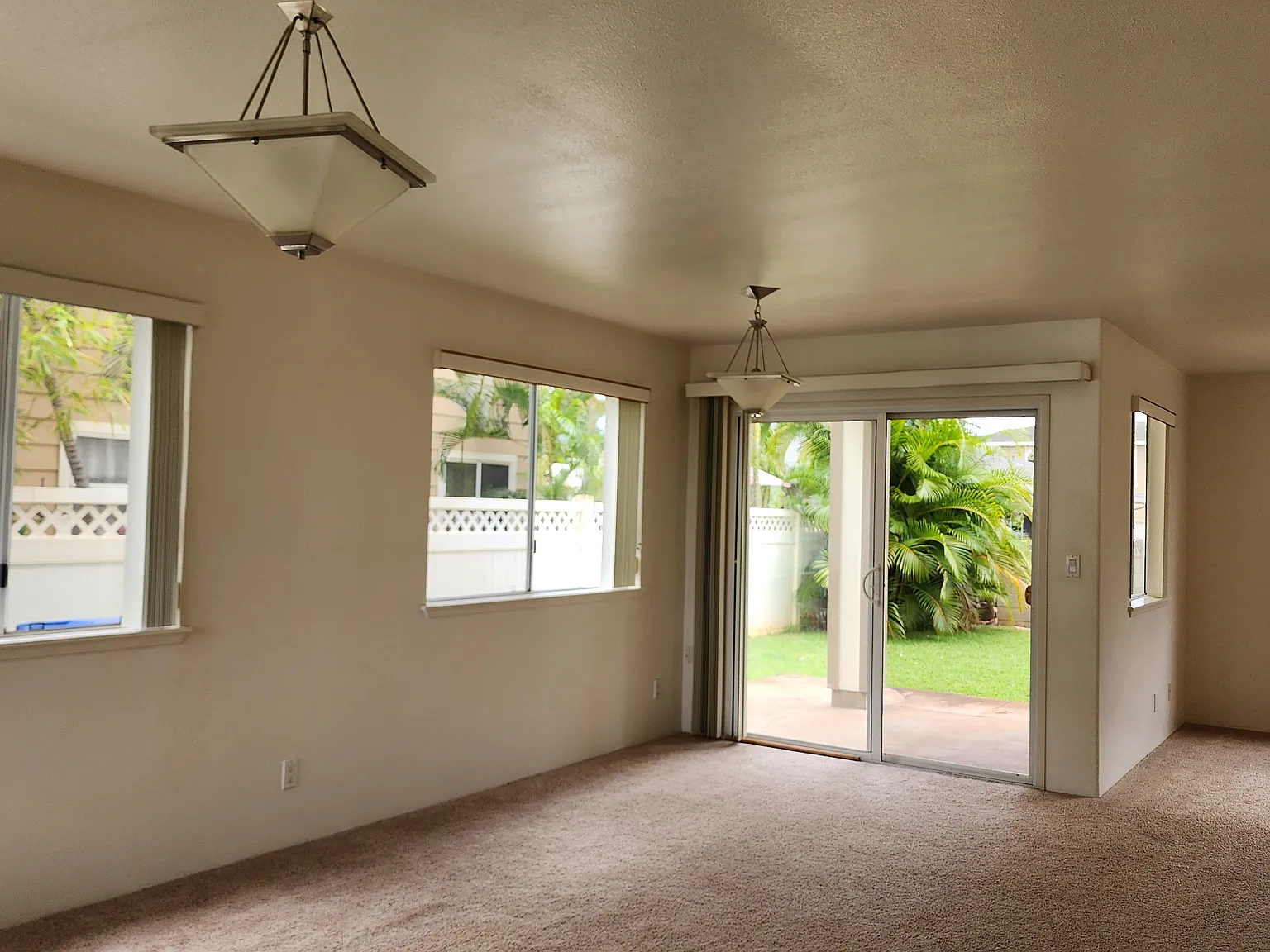 4 bed, 2.5 bath, 1710 sqft, $4,350 — Photo 2