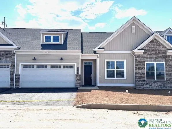3008 N Cider Dr, Whitehall, PA 18052