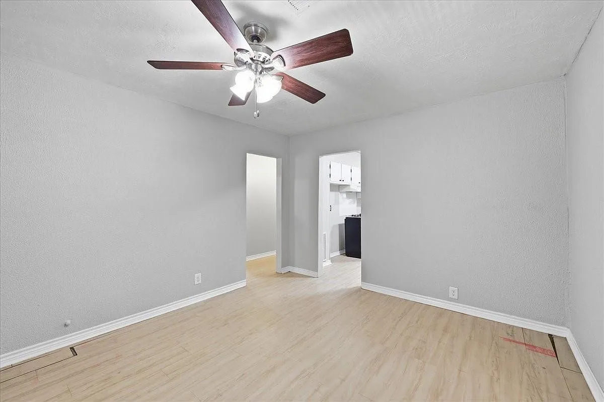 3 bed, 1.0 bath, 1000 sqft, $1,400 — Photo 4