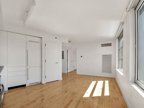 5th image of 60 Duffield St APT 8A