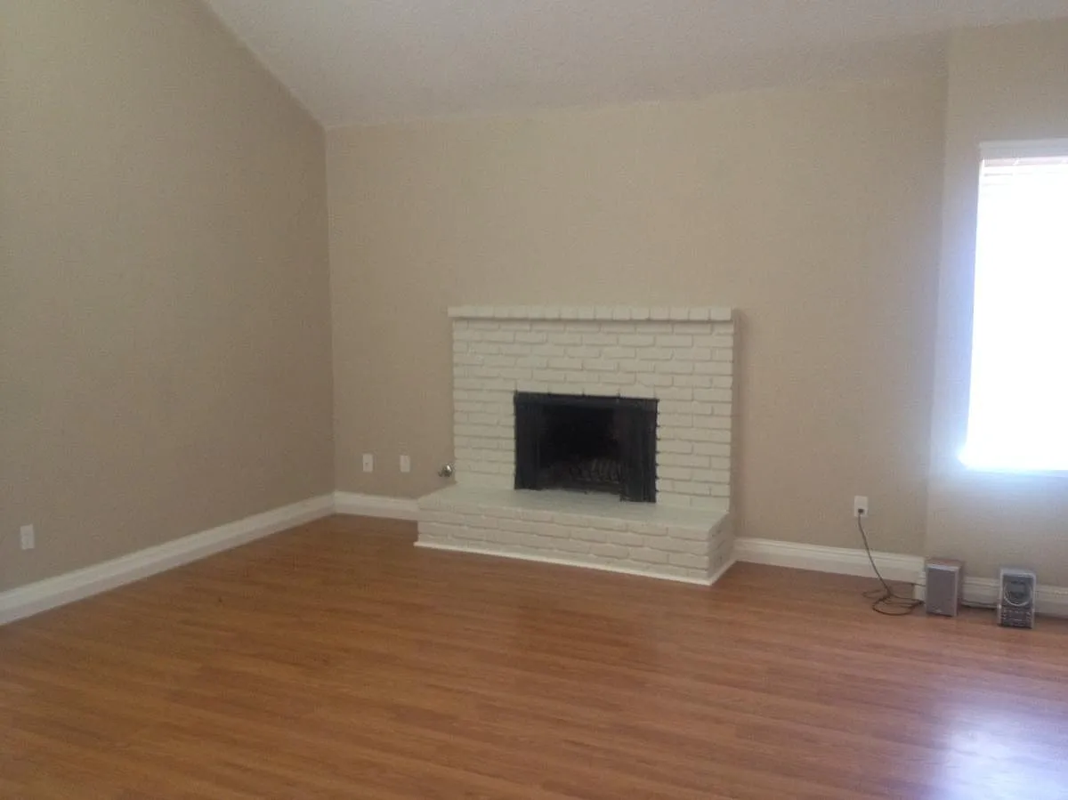 2 bed, 1135 sqft, $1,910 — Photo 2