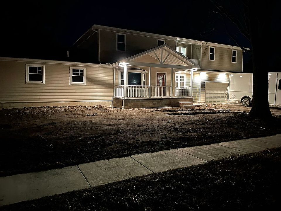 1st image of 725 Erie St