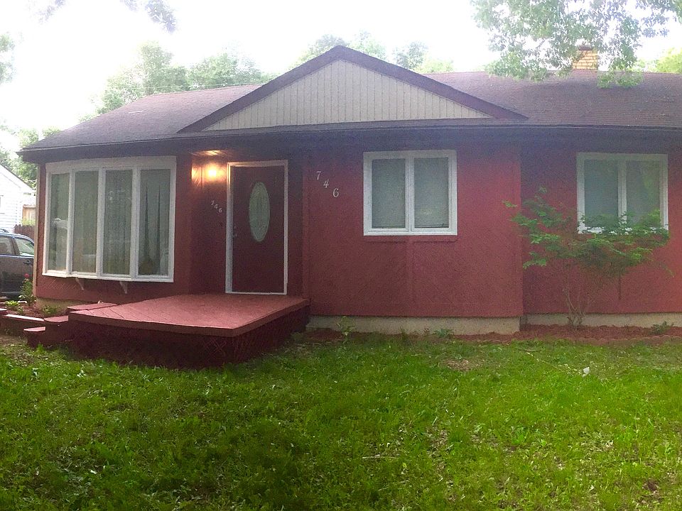 1st image of 746 Elmwood Dr