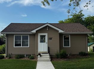 207 5th St SW, West Bend, IA 50597