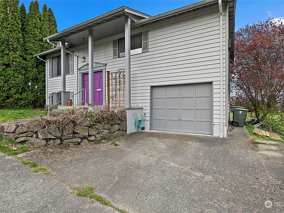 3rd image of 59 Pine Avenue