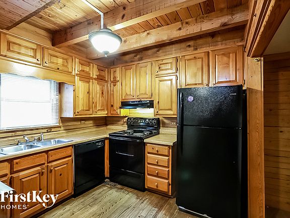 5th image of 4490 Wallace Cir