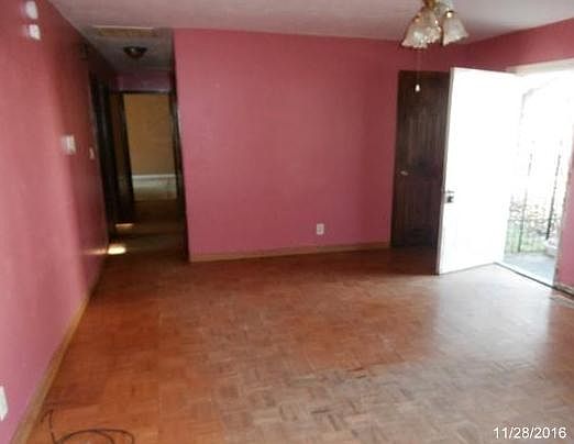 2nd image of 312 Alexander St