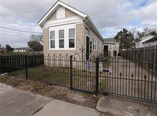 8819 Nelson St, New Orleans, LA 70118