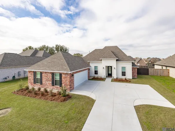 6383 Soaring Dr, Gonzales, LA 70737