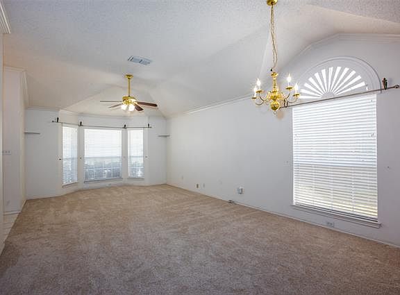 4th image of 710 N Emma Dr