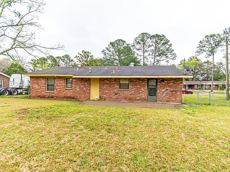 4342 Sunshine Dr — Photo 4