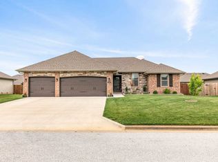 526 S Declaration Dr, Rogersville, MO 65742