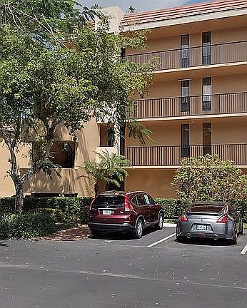 3rd image of 6548 Coral Lake Dr #412