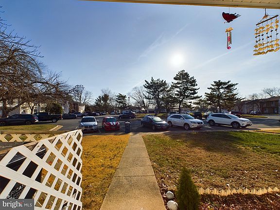 3rd image of 771 Sugarland Run Dr