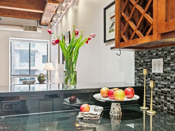 5th image of 301 Race St APT 410