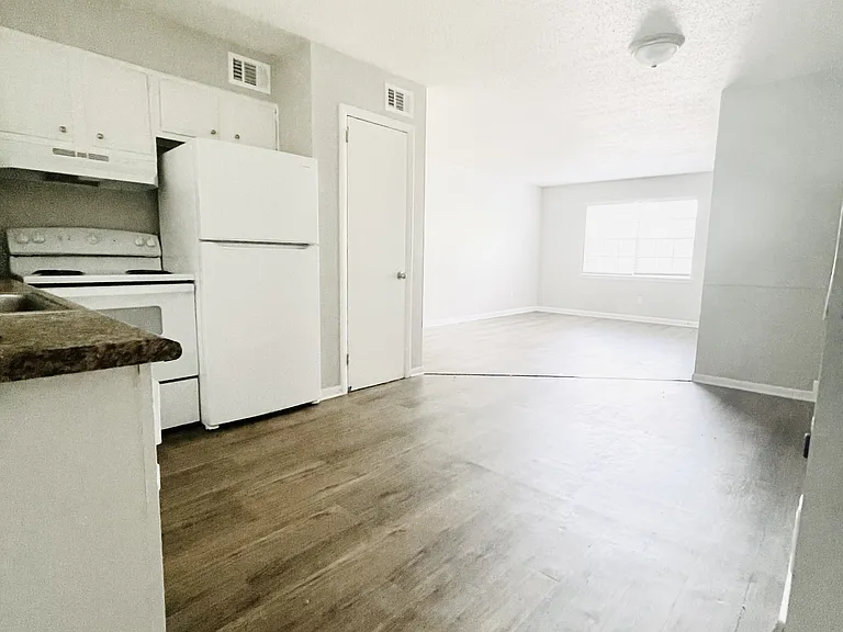 124 Dabbs Ave #130-A — Photo 5