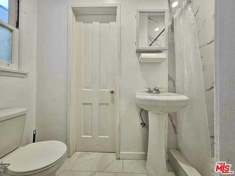 2211 W 78th Pl — Photo 49