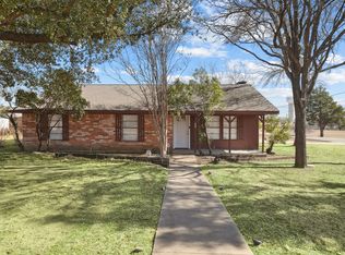 175 Creekview Dr E, Red Oak, TX 75154