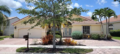659 Verona Pl Photo 1