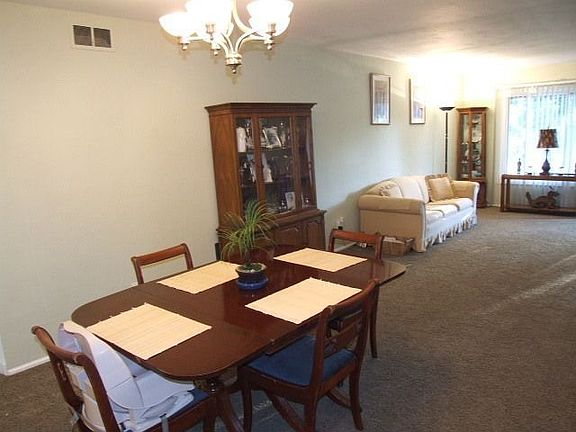 Living Room/Dining Room