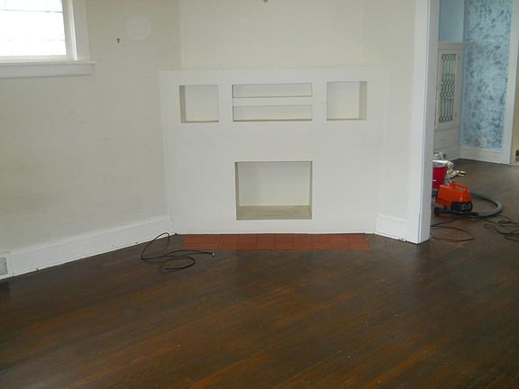 3rd image of 1247 Donald Ave #1
