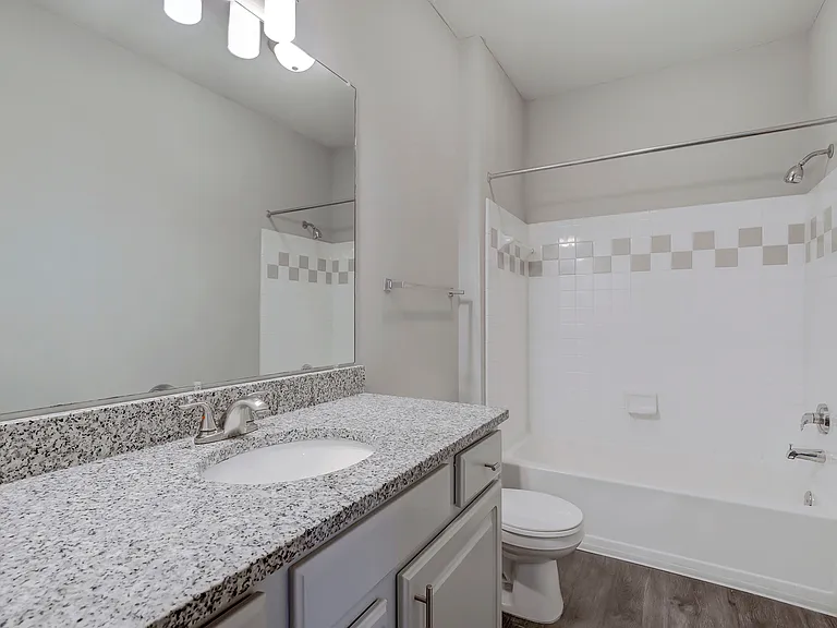 Lakeside at Town Center Apartments — Photo 65