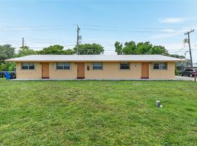 5926 SW 27th St, Hollywood, FL