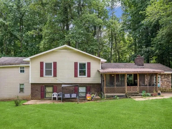 110 E Golden Springs Dr, Jasper, GA 30143