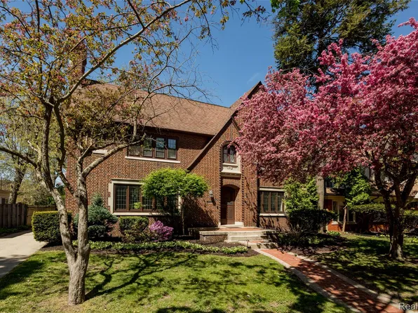 19305 Berkeley Rd, Detroit, MI 48221