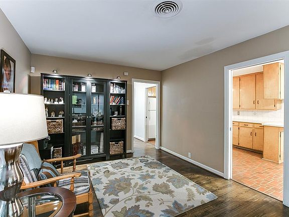 4th image of 1919 Ansbury Dr