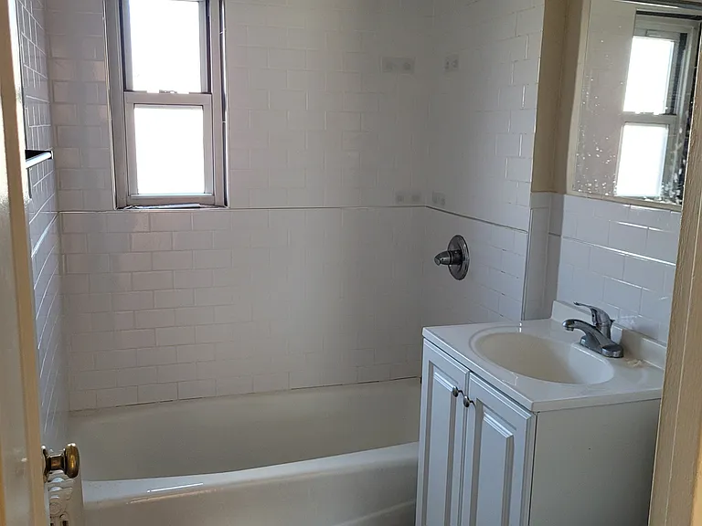52A Glenwood Ave #A — Photo 6