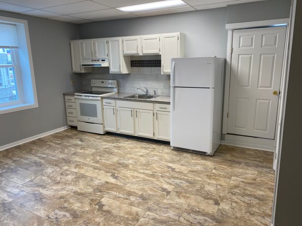 439 Main St #3