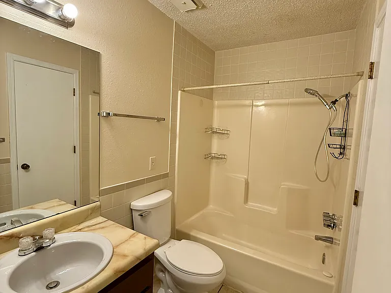 930 Century Dr — Photo 14