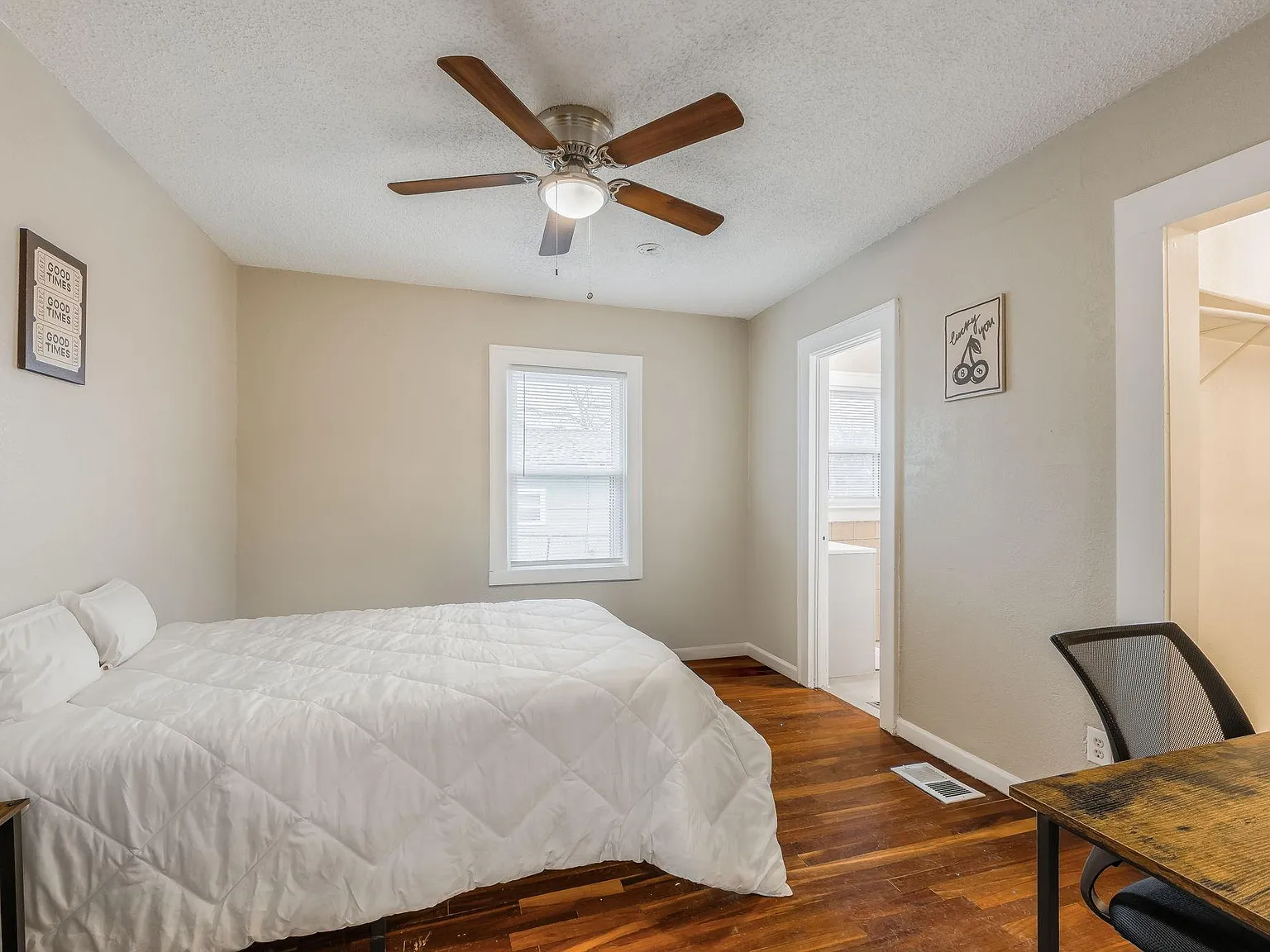 4 bed, 4.0 bath, 2500 sqft, $1,027 — Photo 1