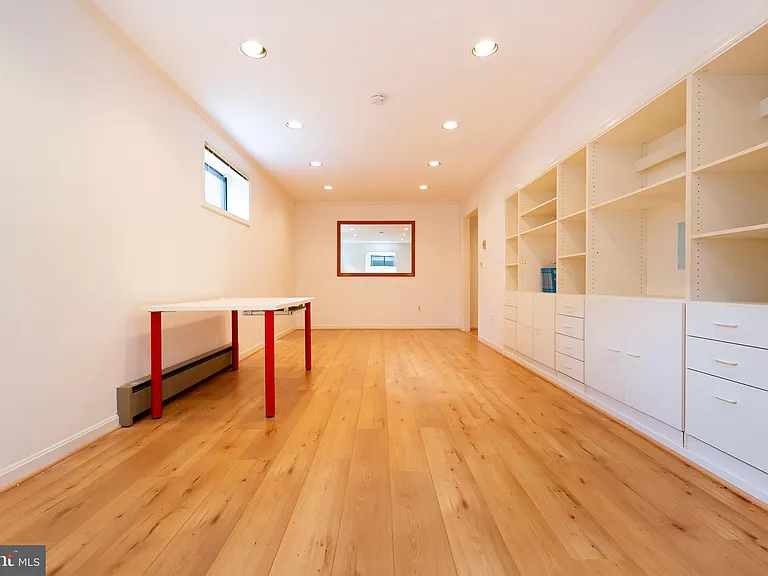 9808 Korman Ct — Photo 17