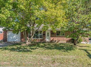 1000 N McKnight Rd, Saint Louis, MO 63132