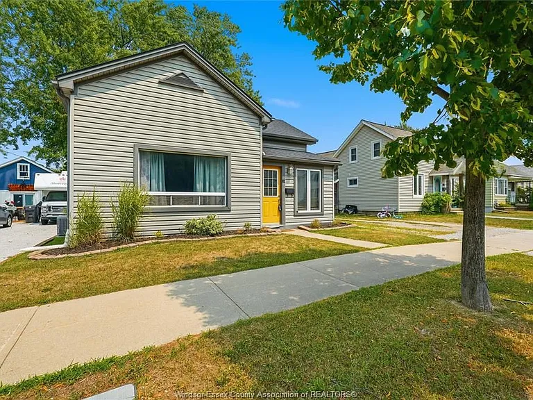 82 Pearl St W — Photo 3